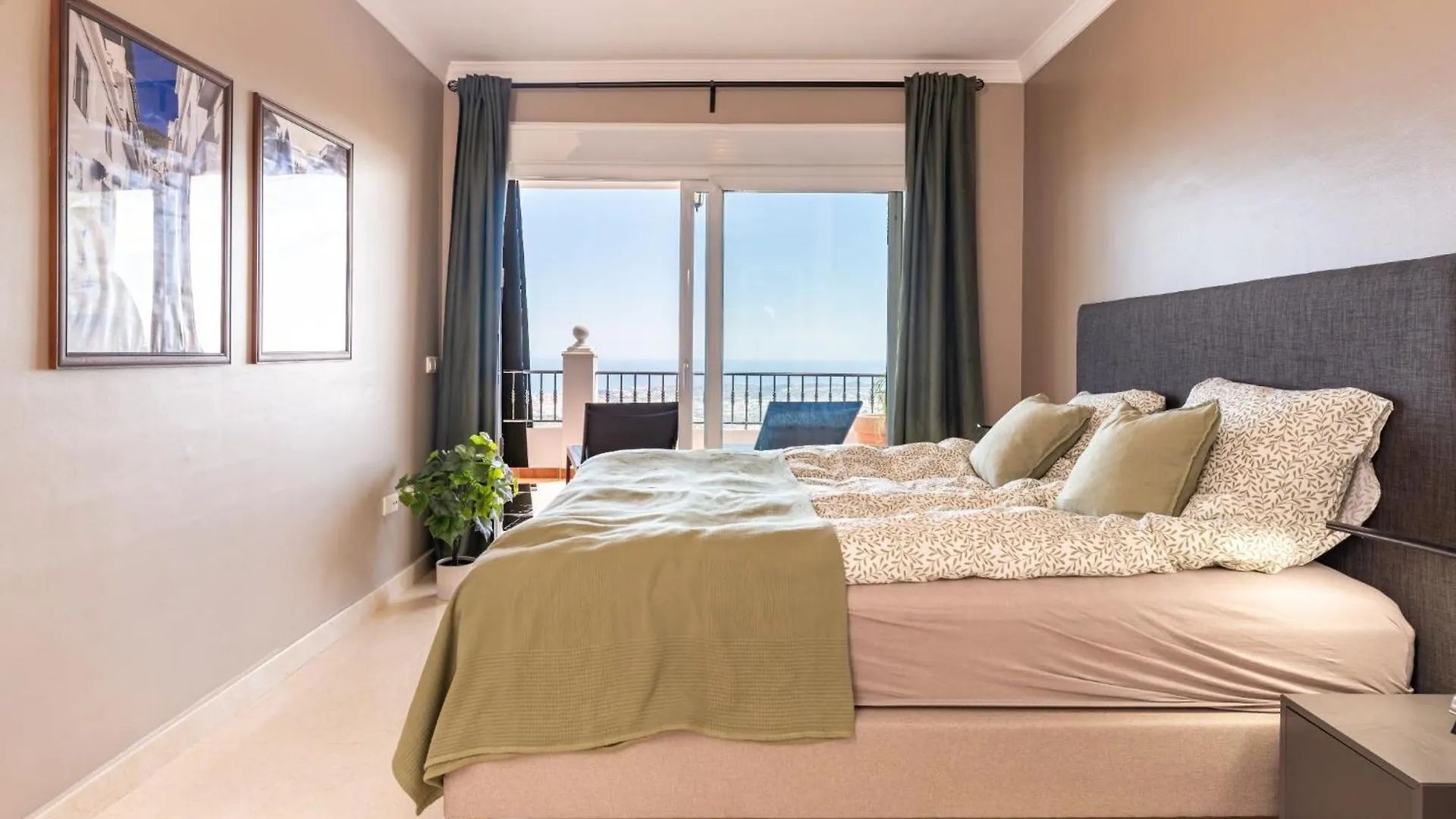 Luxurious & Elegant 3-Bed Apartment - Mijas Pueblo Spain