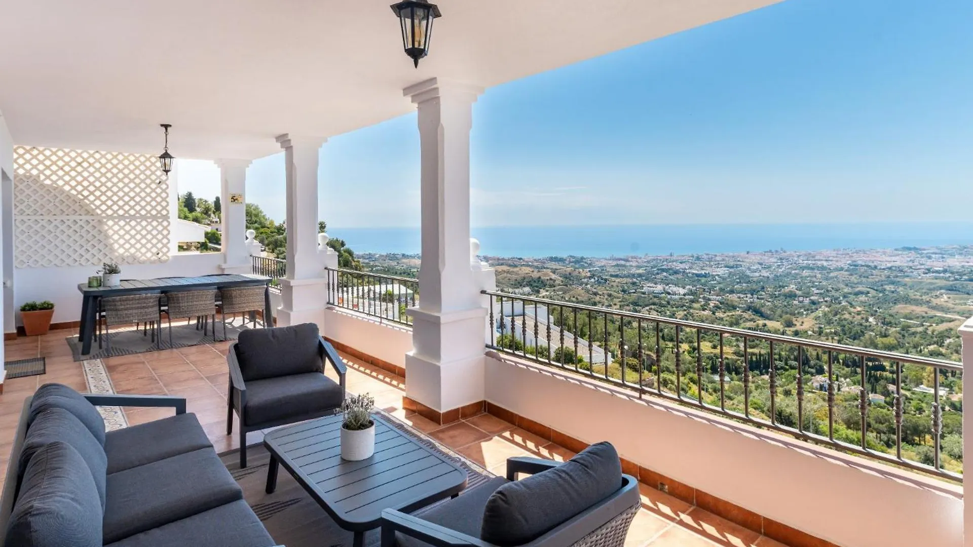 Luxurious & Elegant 3-Bed Apartment - Mijas Pueblo